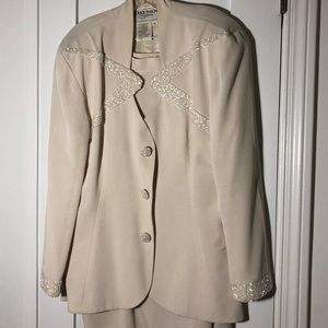 Fitted evening suit w/ 3/4 skirt